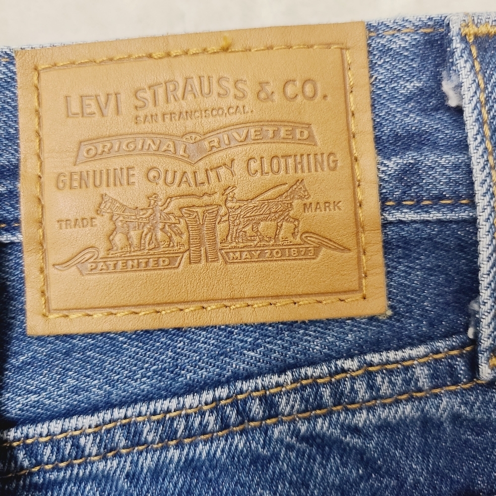 Levis Wedgie Straight Womens High Rise Distressed Blue Jeans NWT Size 27 - Picture 9 of 11